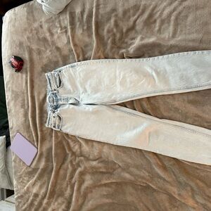 Abercrombie & Fitch Light Wash Mom Jeans Curve Love